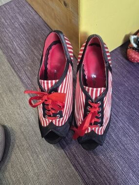 Bettie Page Striped Red Peep-Toe Women's Lace-Up Heels